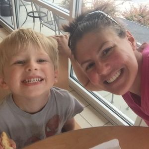 Meet your Posher, Vee